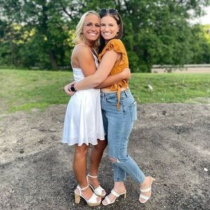 Meet your Posher, Emily